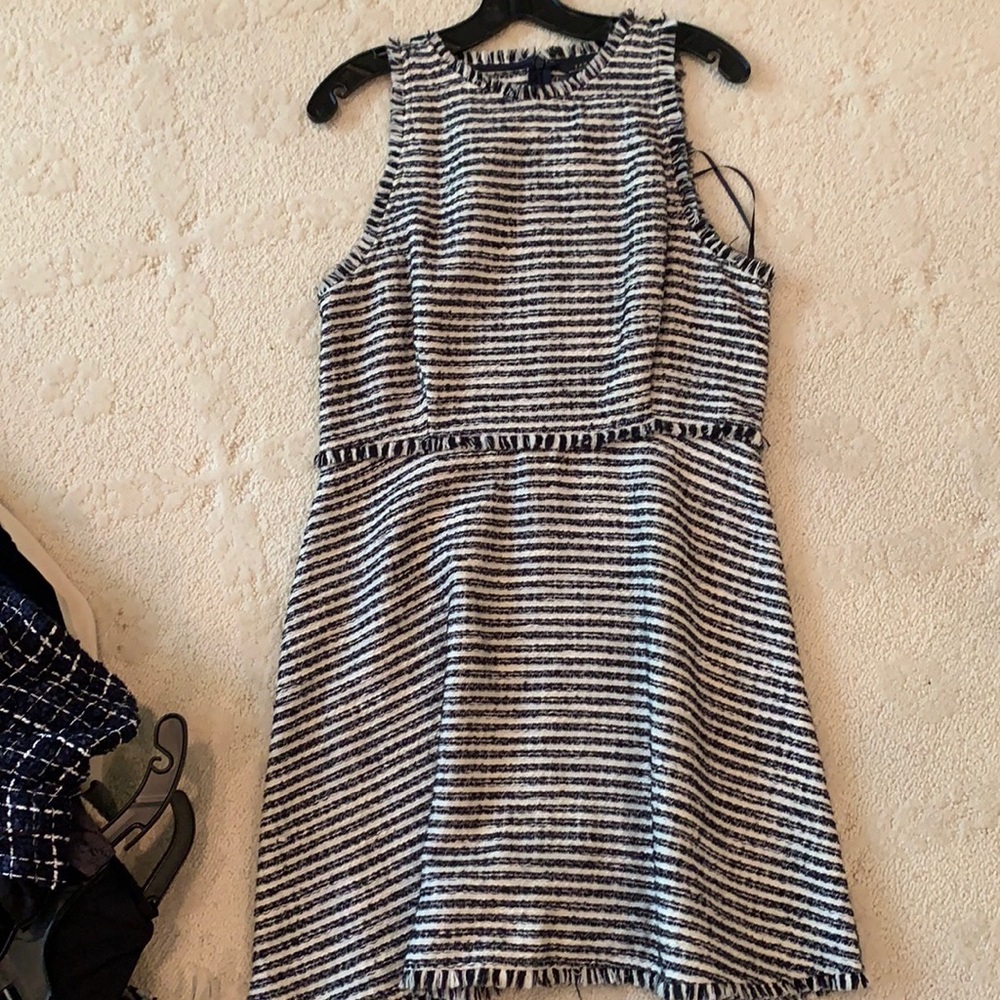 Cute fit and flarework dress navy and white boucle